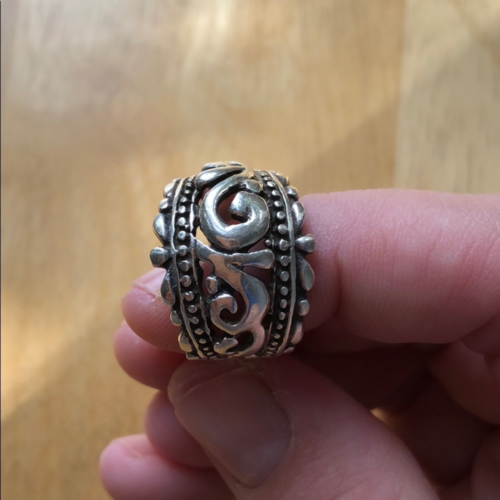 Detailed sterling silver statement ring! Size 6